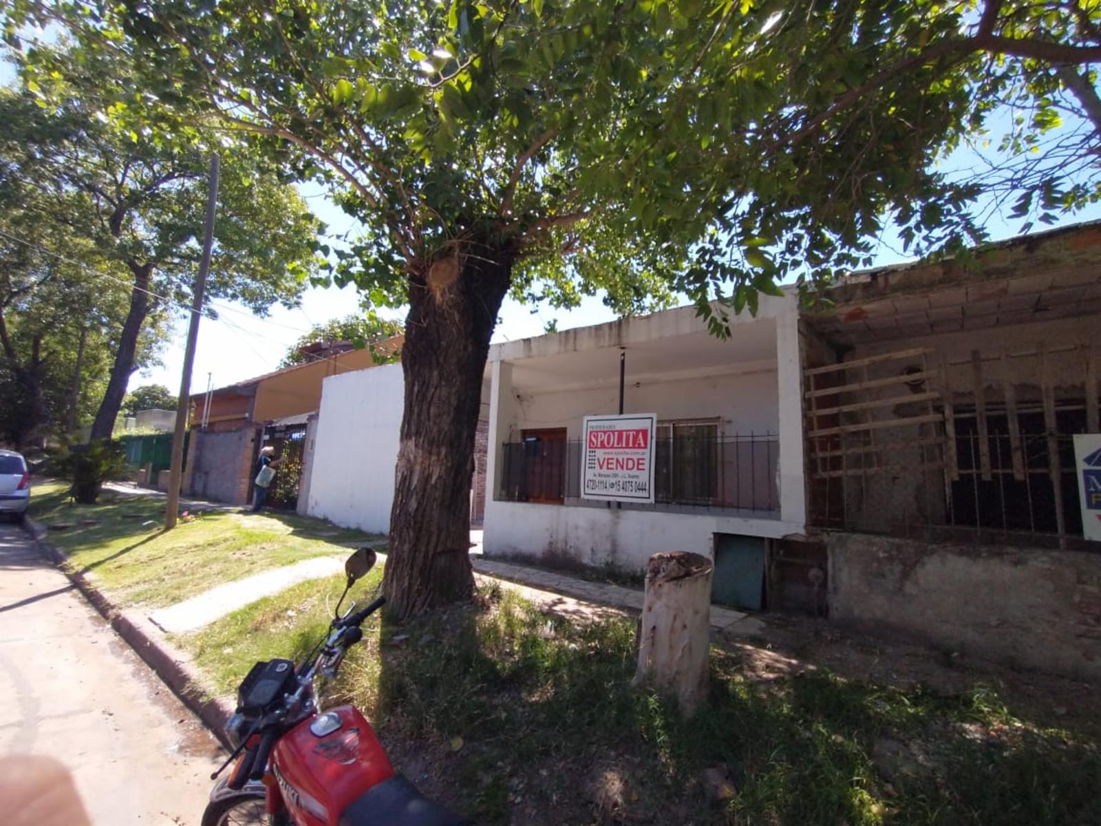 CASA A REFACCIONAR EN MUY BUEN LOTE EN ESQUINA CON ESPACIO PARA 2 VIVIENDAS EN LA LOCALIDAD DE BOULOGNE