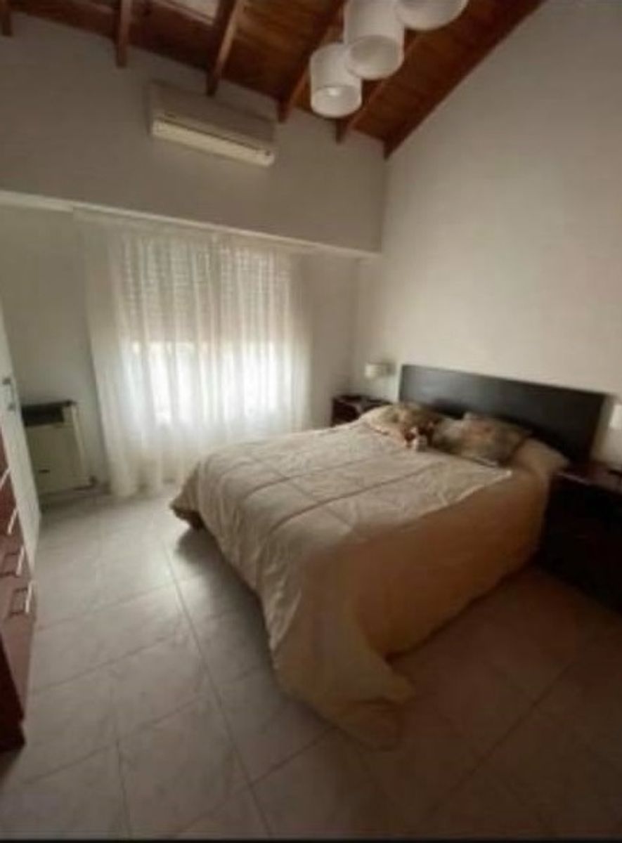 Santa Fe 1000 · Morón — foto 3