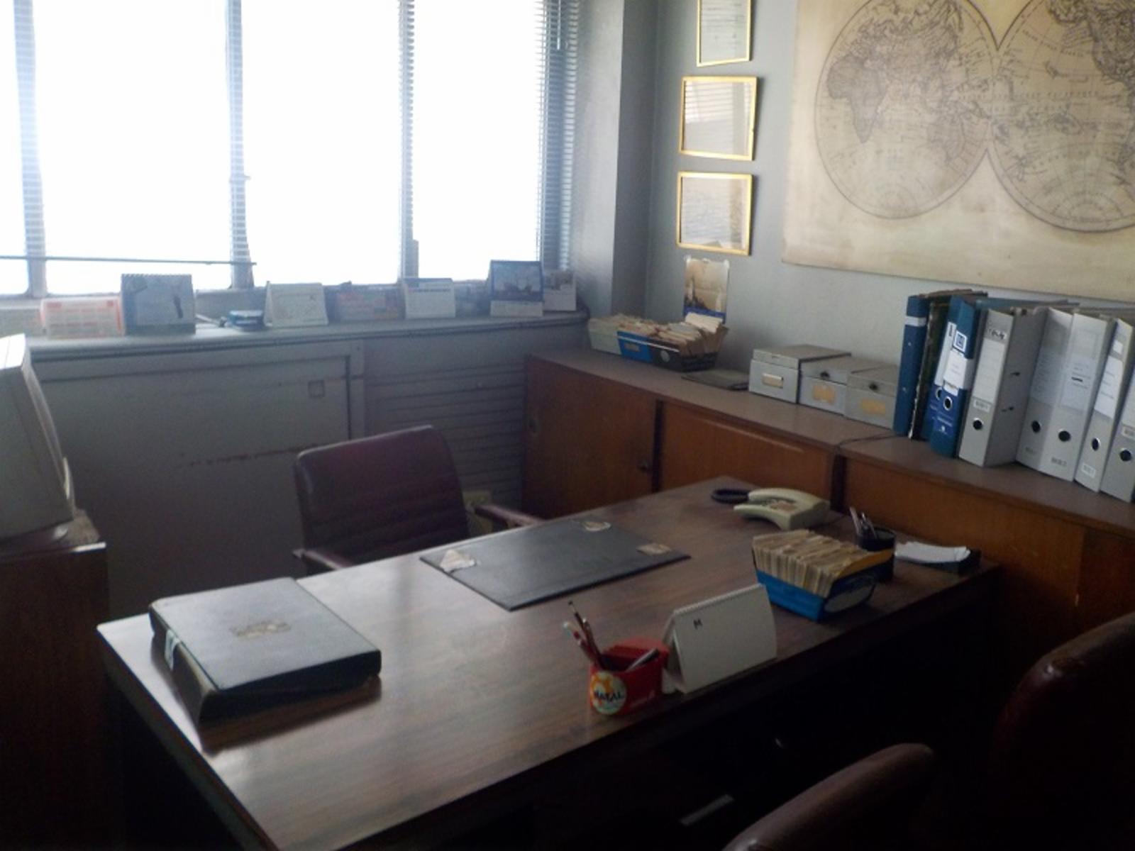 Oficina en venta 45m2 con 4 despachos en excelente ubicación