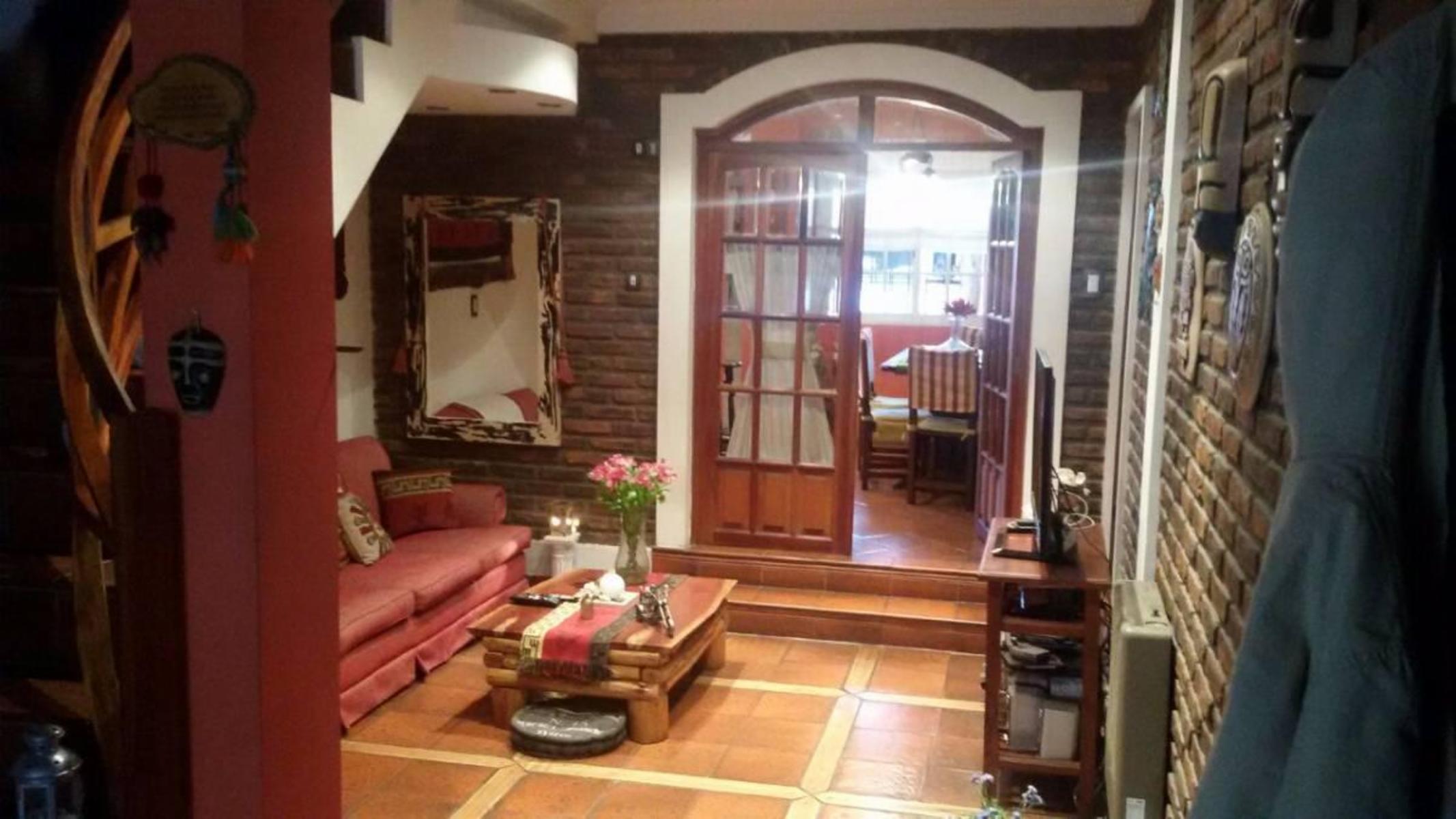 Alfonso XIII 1010 · Almirante Brown — foto 3