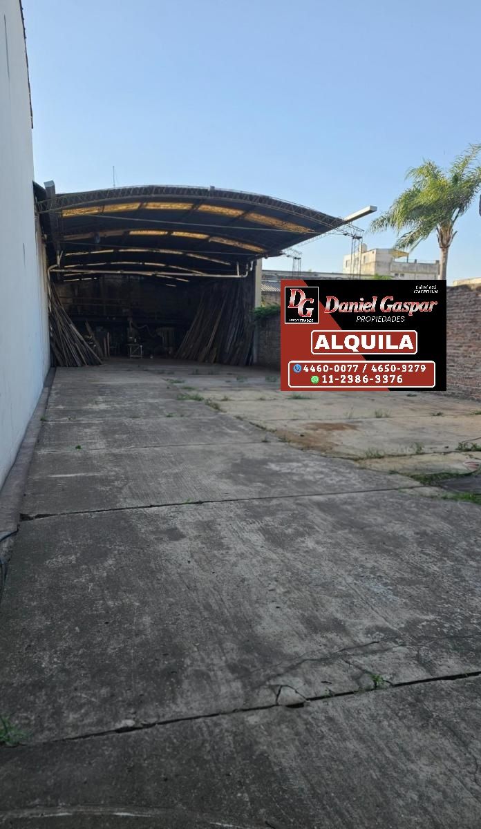 ALQUILER - GRAN GALPÓN / DEPÓSITO EN EL CENTRO DE TAPIALES