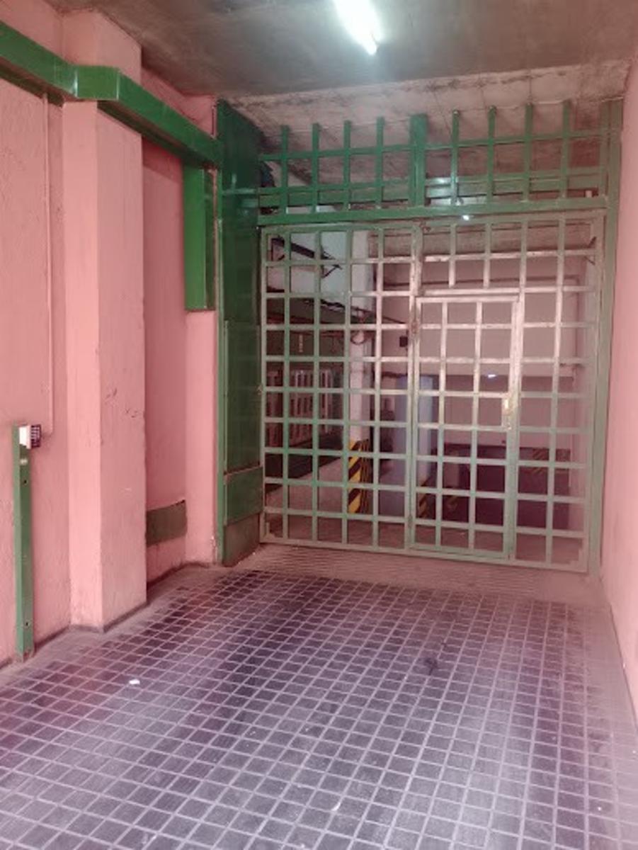 Retasado Venta Oportunidad 2 Cocheras Privadas z/Peatonal Escritura en Centro U$S25.000.