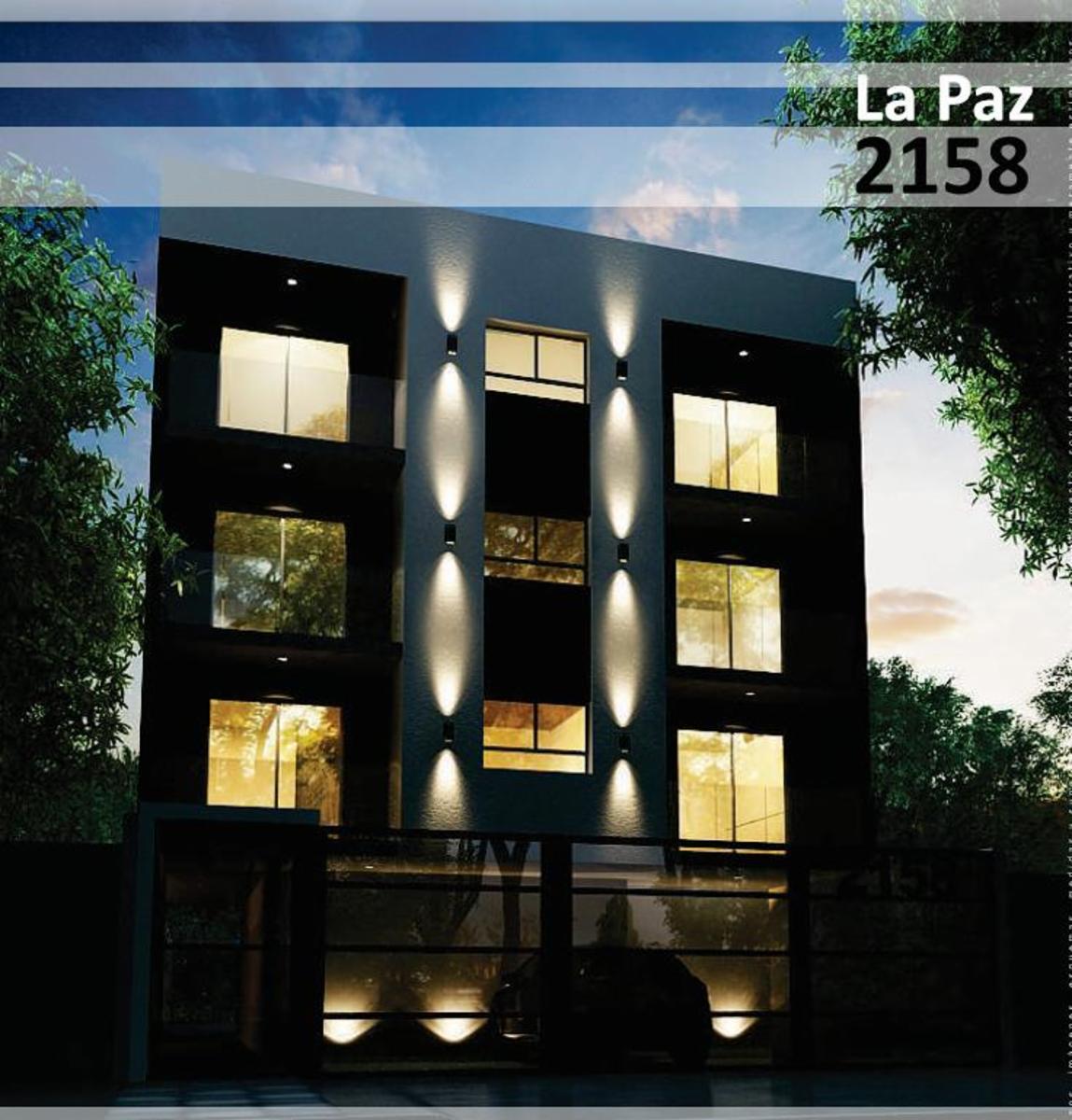 Departamento dos ambientes en pozo, en planta baja con dos patios.