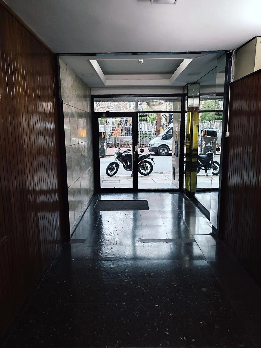Hipólito Yrigoyen 2200 · Balvanera — foto 3