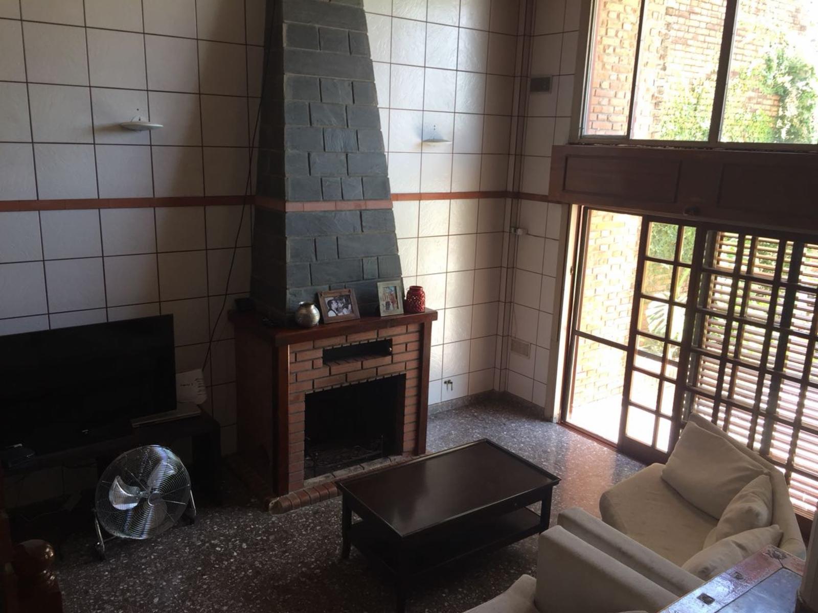Luis Pasteur 2200 · Morón — foto 4