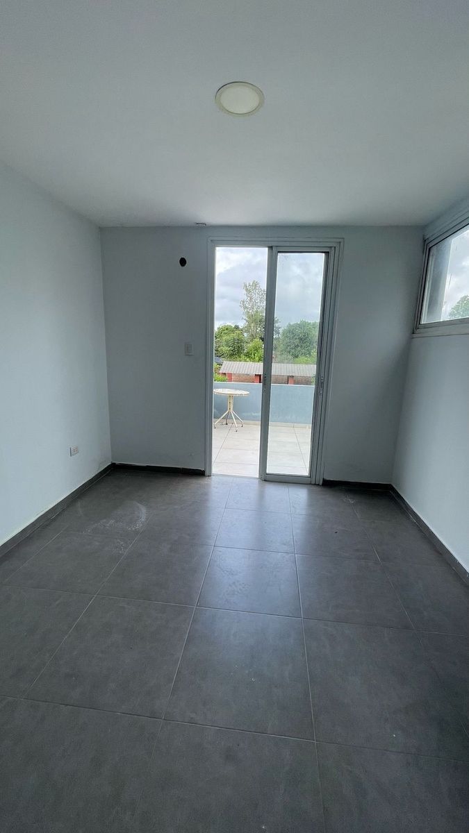 EN VENTA PROPIEDAD DE DUPLEX DOS DORMITORIOS EN YERBA BUENA · Yerba Buena — foto 3