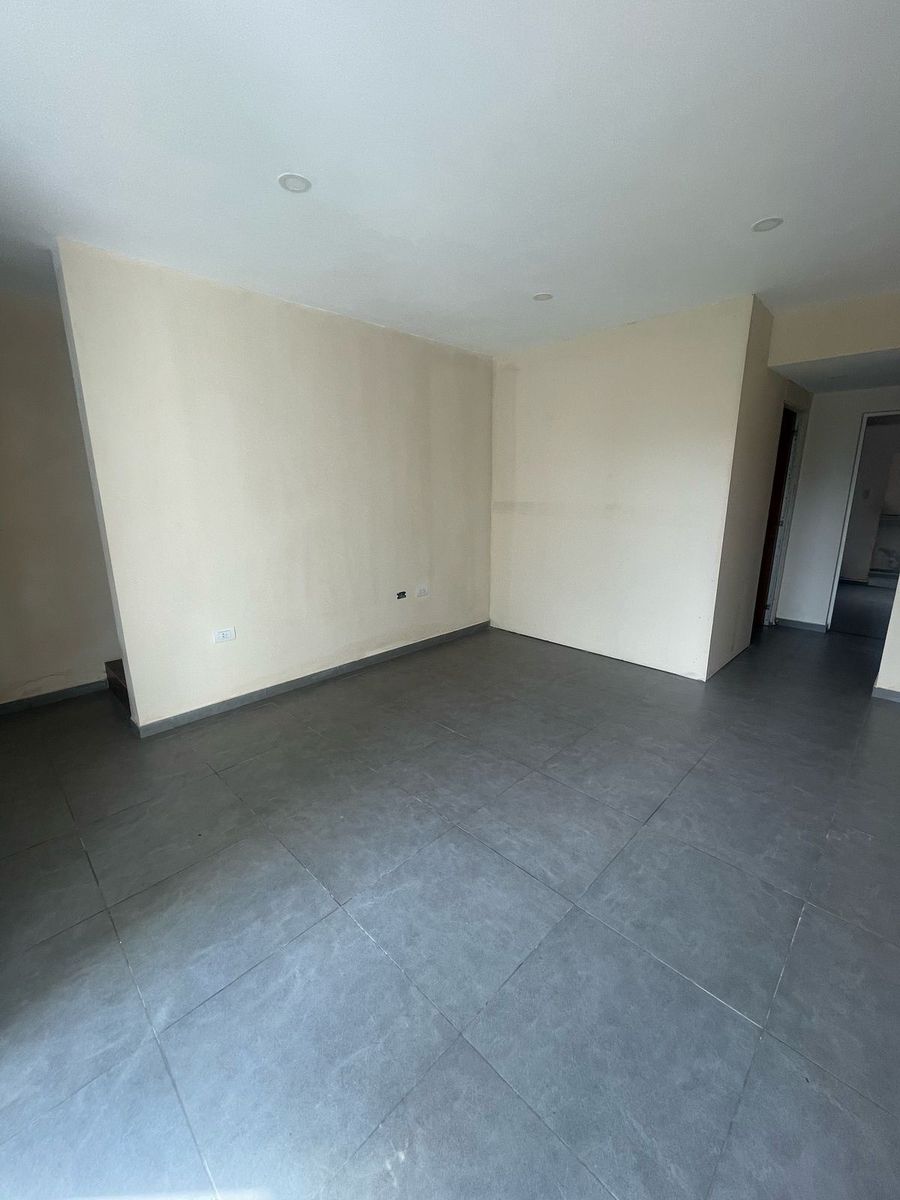 EN VENTA PROPIEDAD DE DUPLEX DOS DORMITORIOS EN YERBA BUENA · Yerba Buena — foto 4