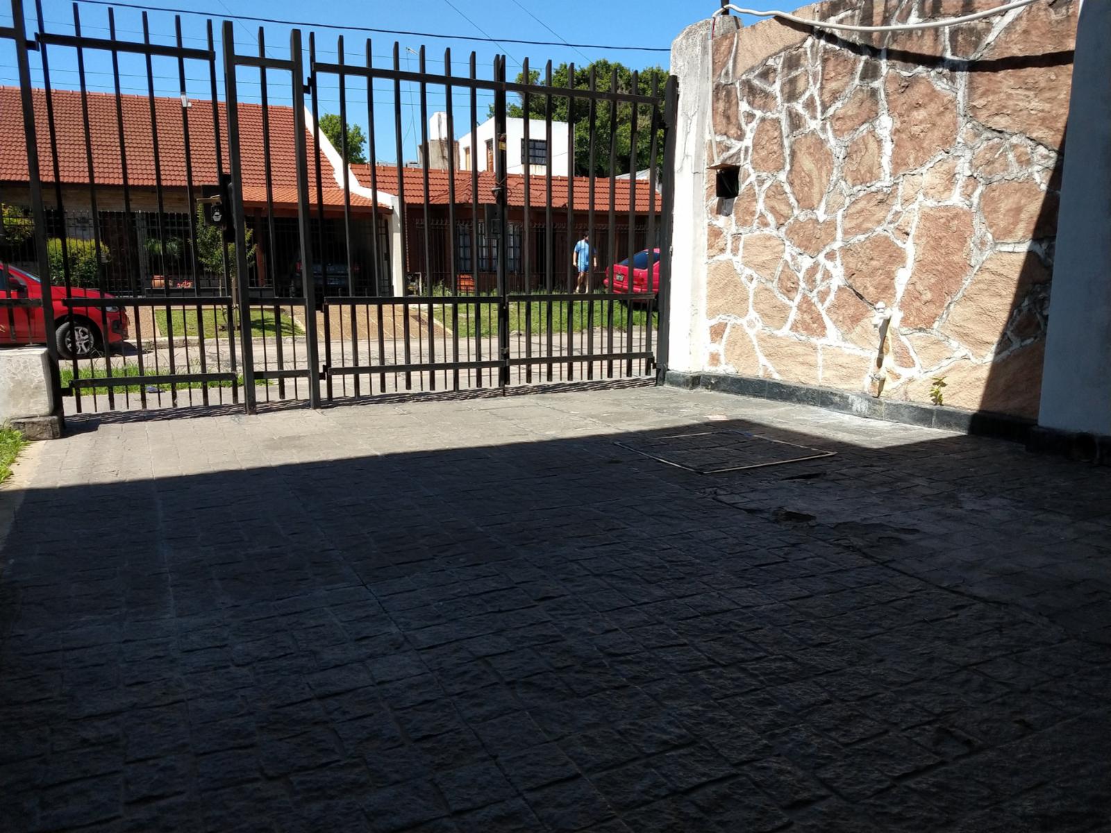 Haefreinge 1231 · Morón — foto 4