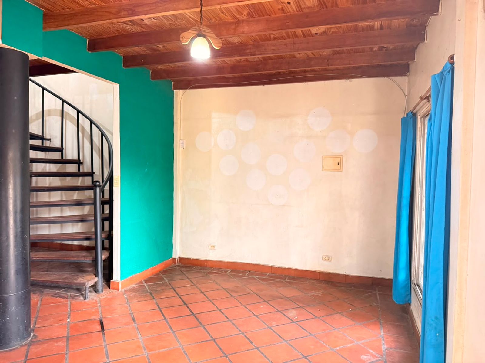 OYUELA 1838 · Lanús — foto 4