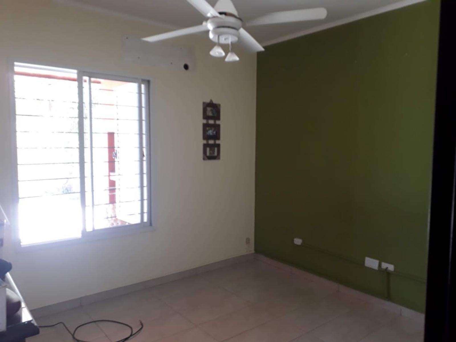 SE VENDE CASA DE 2 DORMITORIOS CON COCHERA - Miguel David y Garrigo. · Paraná — foto 6