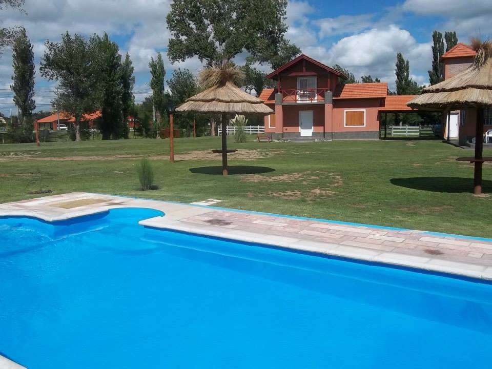 Complejo de Cabañas. Excelente estado · Junín — foto 16