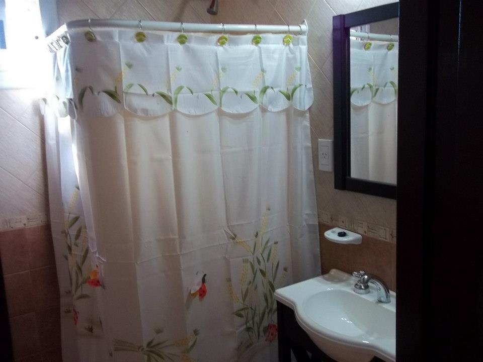 Complejo de Cabañas. Excelente estado · Junín — foto 7