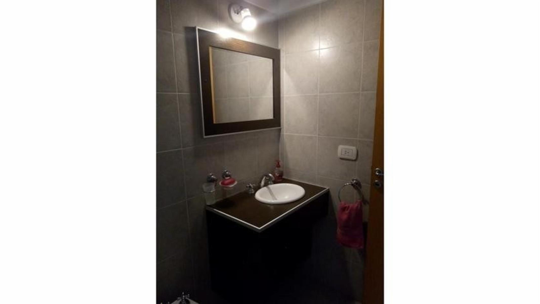 Rep Oriental Del Uruguay 700 · Morón — foto 3