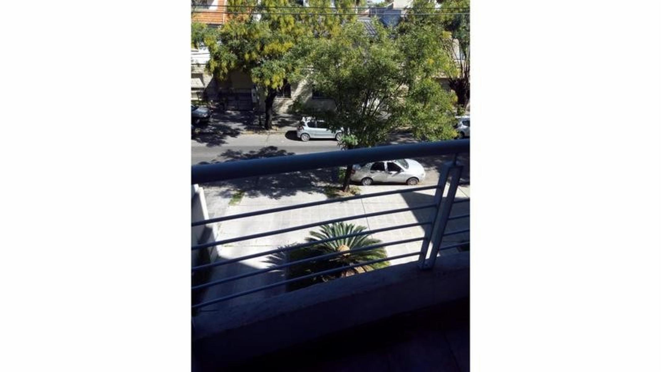 Rep Oriental Del Uruguay 700 · Morón — foto 6