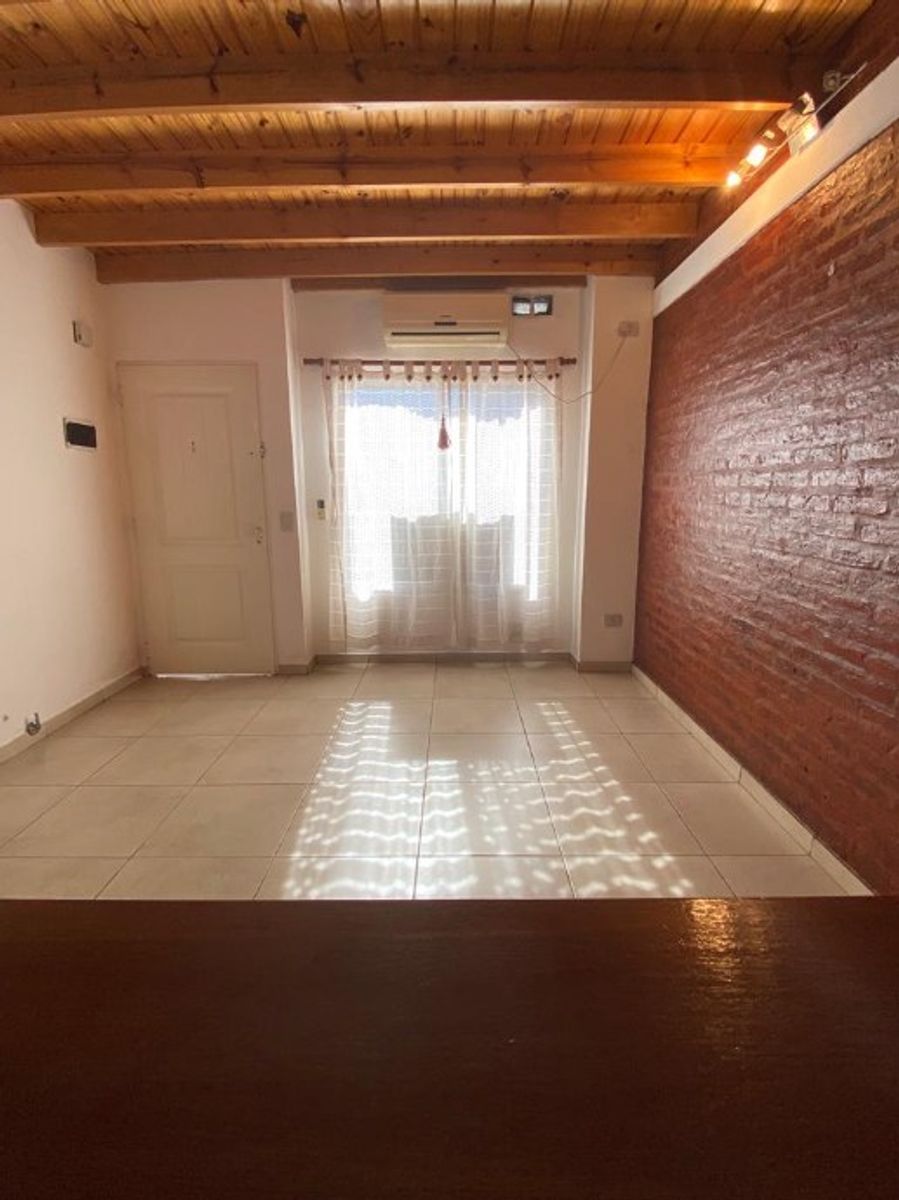 DUPLEX DE 2 AMBIENTES EN ALQUILER - VILLA SARMIENTO
