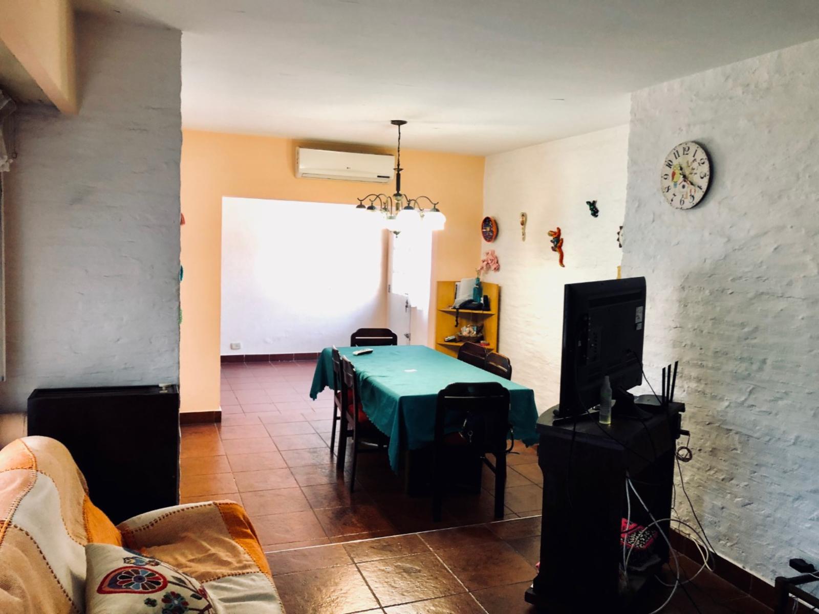Pergamino 1700 · Morón — foto 3