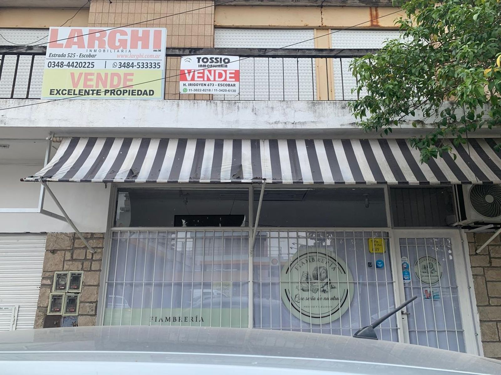 EXCELENTE PROPIEDAD CENTRICA CON LOCALES