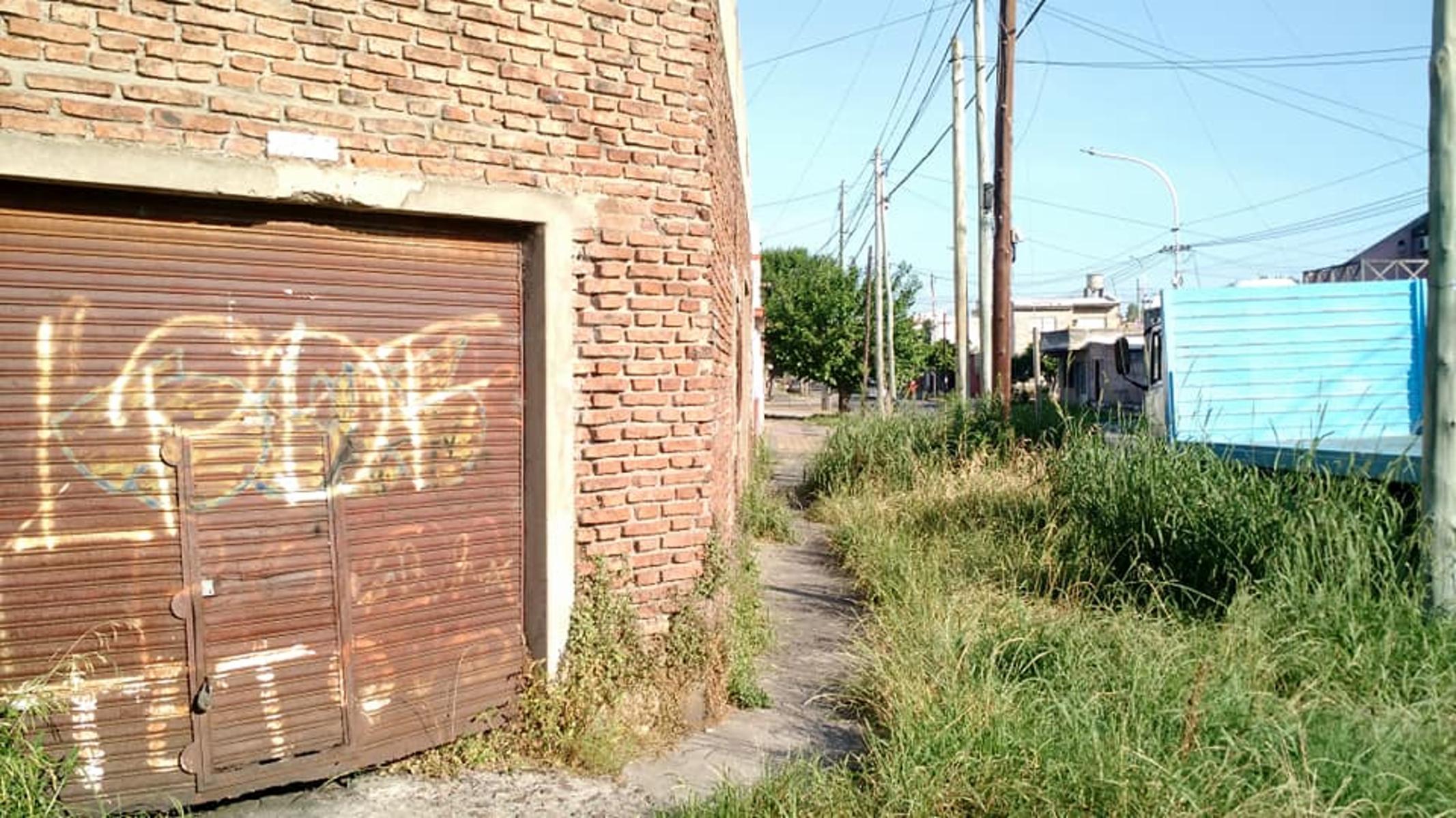 DOCTOR BALBIN 1100 · Lanús — foto 3