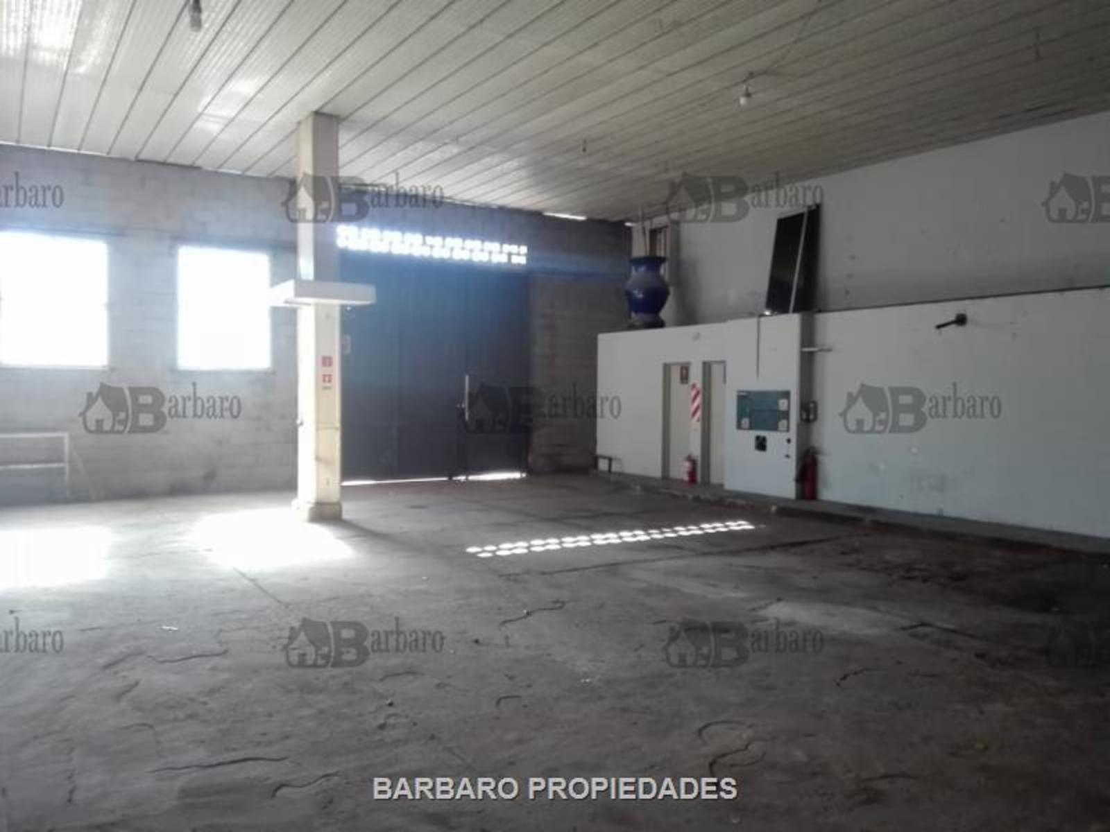 BARBARO ALQUILA GALPON EN VILLA LYNCH