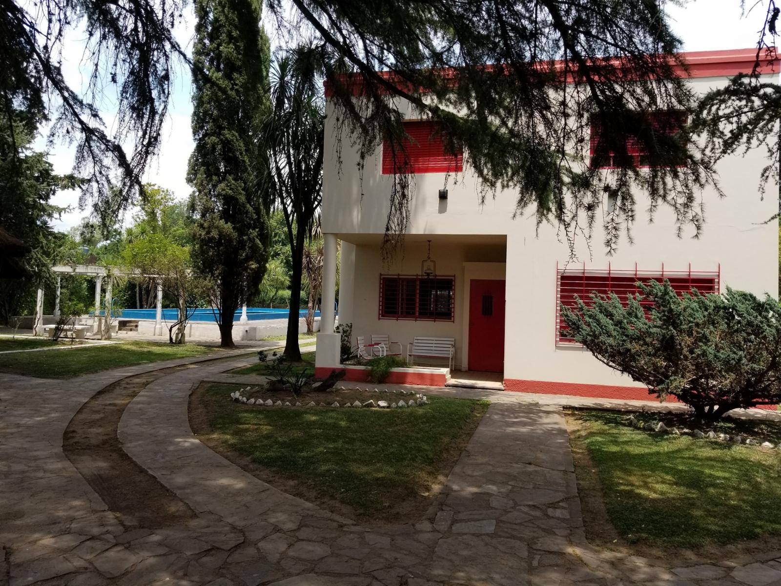 Quinta 5120 m2 arboleda añosa - servicios-  excelente ubicación centro LA REJA casa princip. y huéspedes NOVOA PROP.IEDADES