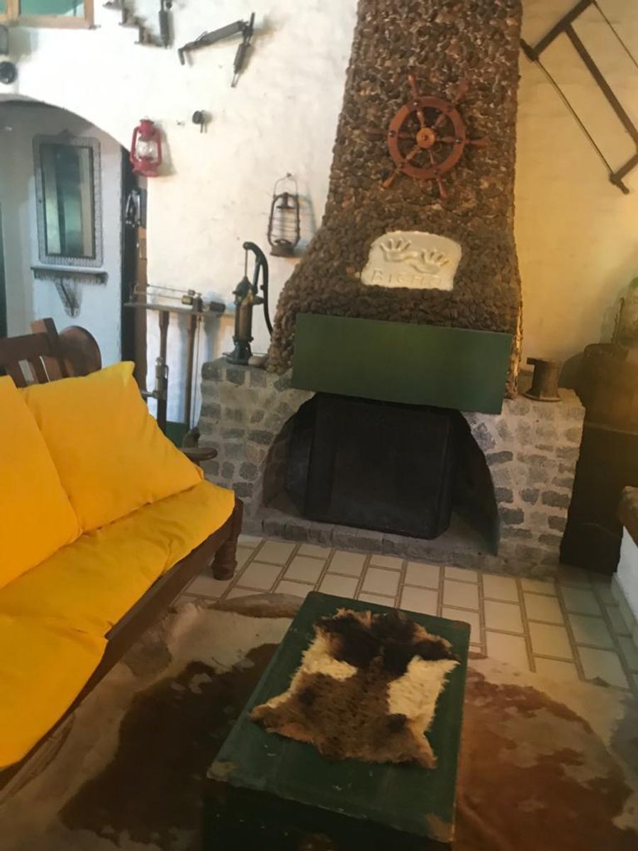 VENTA QUINTA CON PILETA EN 20 DE JUNIO