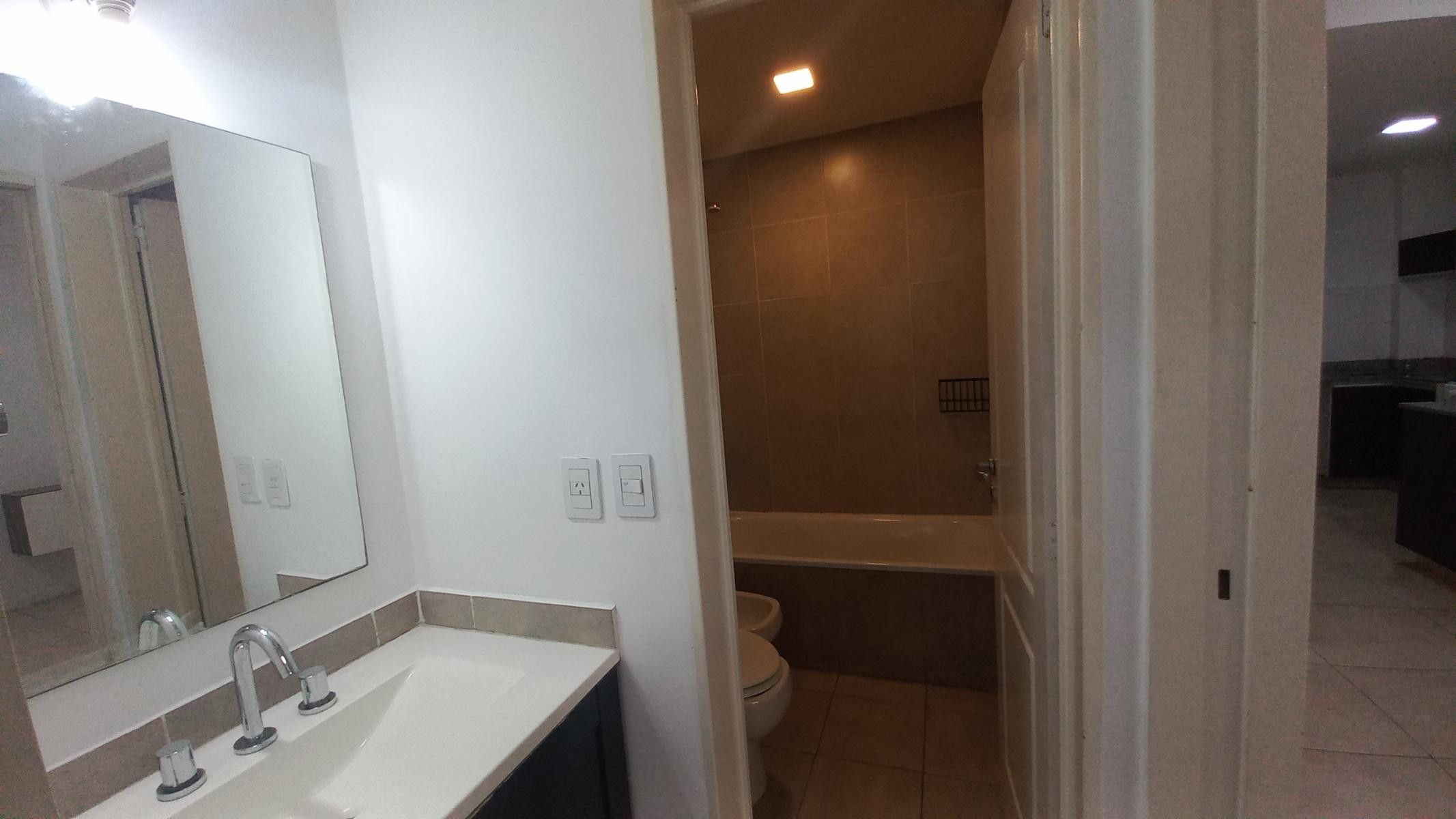 PALLARES 800 · Lanús — foto 3