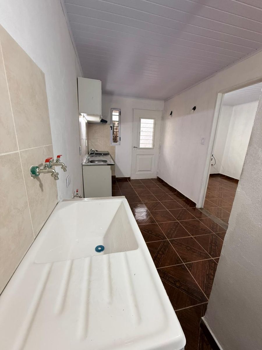 MAESTRA GONZALEZ DE HERCHT 1036 · Hurlingham — foto 13
