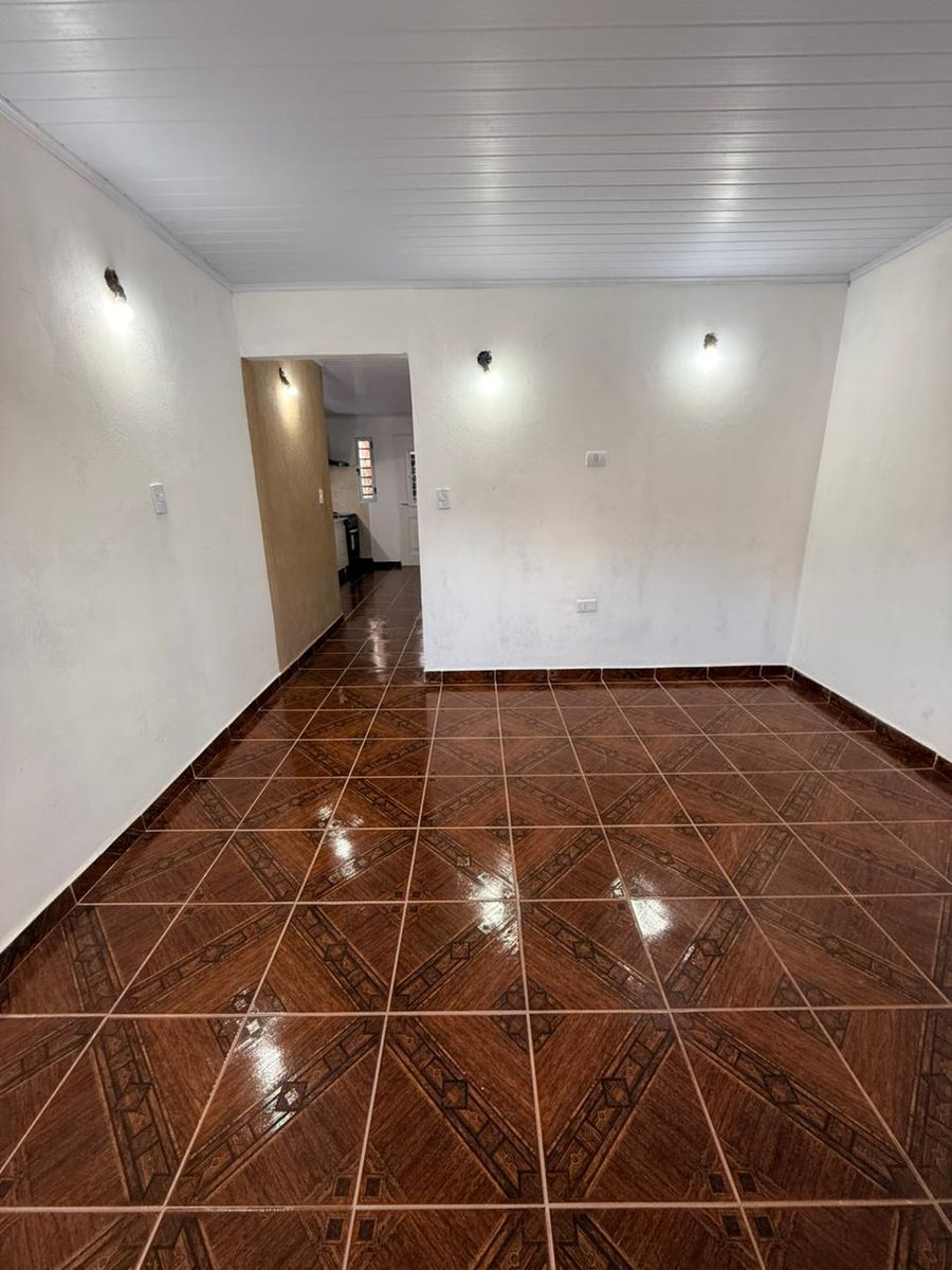 MAESTRA GONZALEZ DE HERCHT 1036 · Hurlingham — foto 3