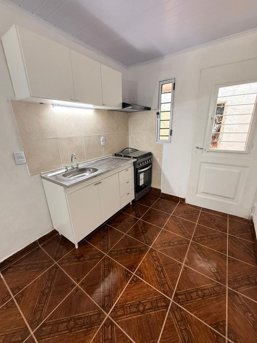 MAESTRA GONZALEZ DE HERCHT 1036 · Hurlingham — foto 5