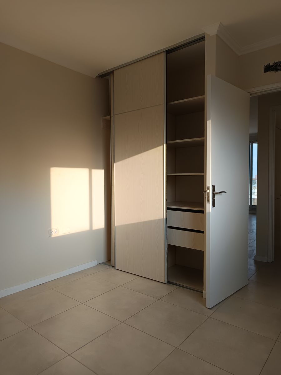 Hpólito Irigoyen 2669 Piso 11 · La Capital — foto 13