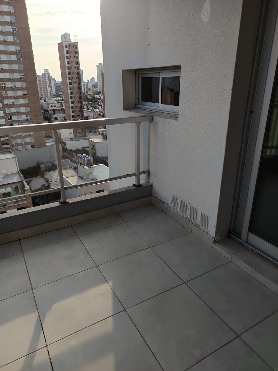 Hpólito Irigoyen 2669 Piso 11 · La Capital — foto 6