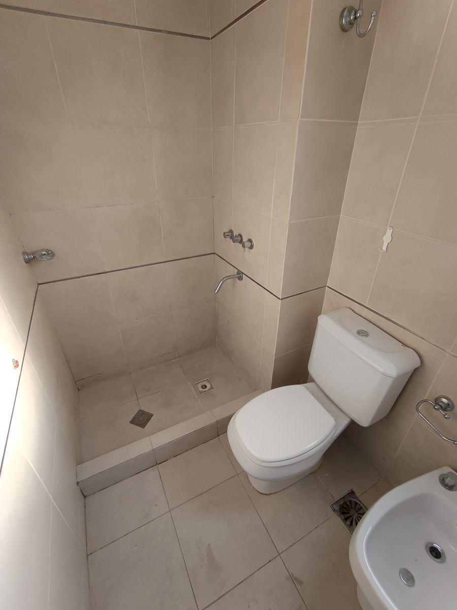 Hpólito Irigoyen 2669 Piso 11 · La Capital — foto 7