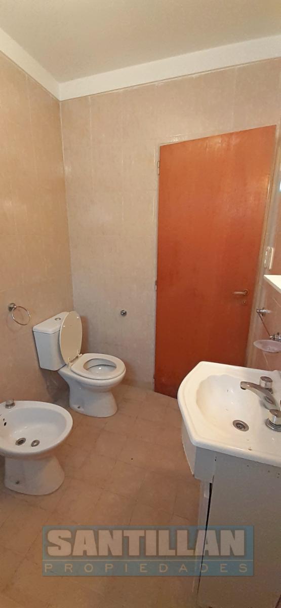 MONTENEGRO 215 · La Matanza — foto 8