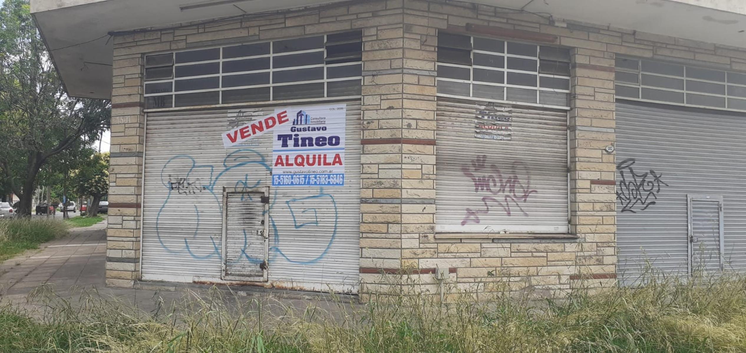 SE VENDE ÁMPLIO LOCAL EN ESQUINA A MEDIA CUADRA DE LA AV. HIPÓLITO YRIGOYEN