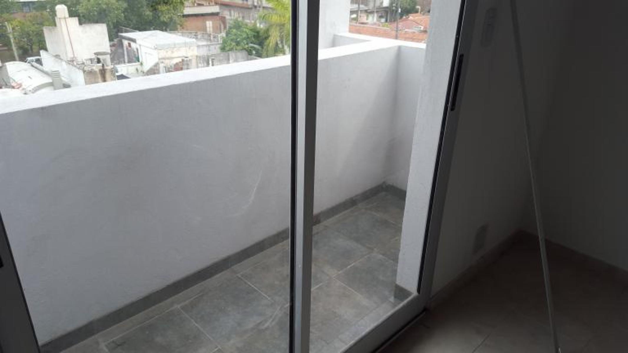 SAN GUILLERMO 5800 · Tres De Febrero — foto 3