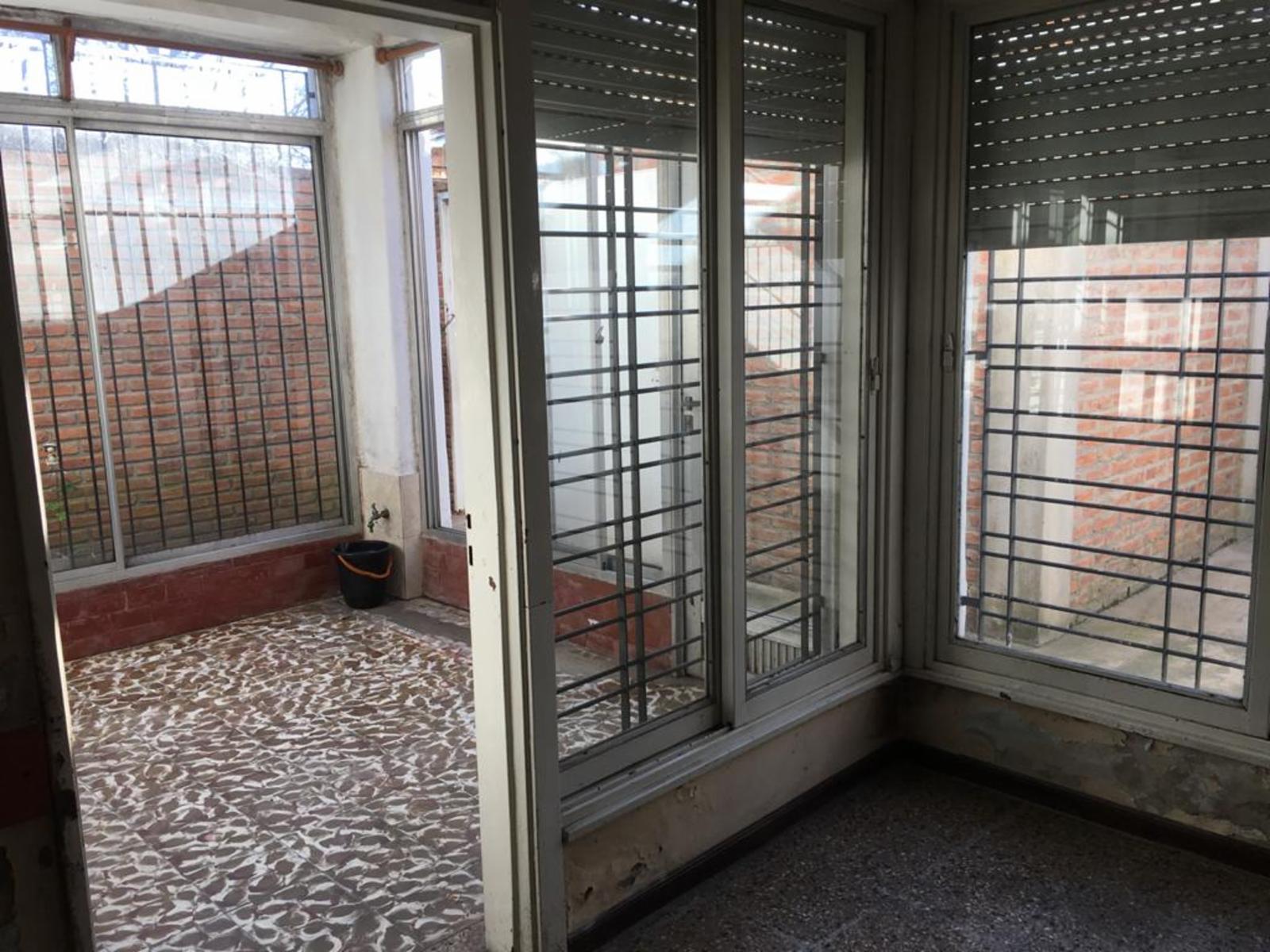 STORNI 530 · Quilmes — foto 4