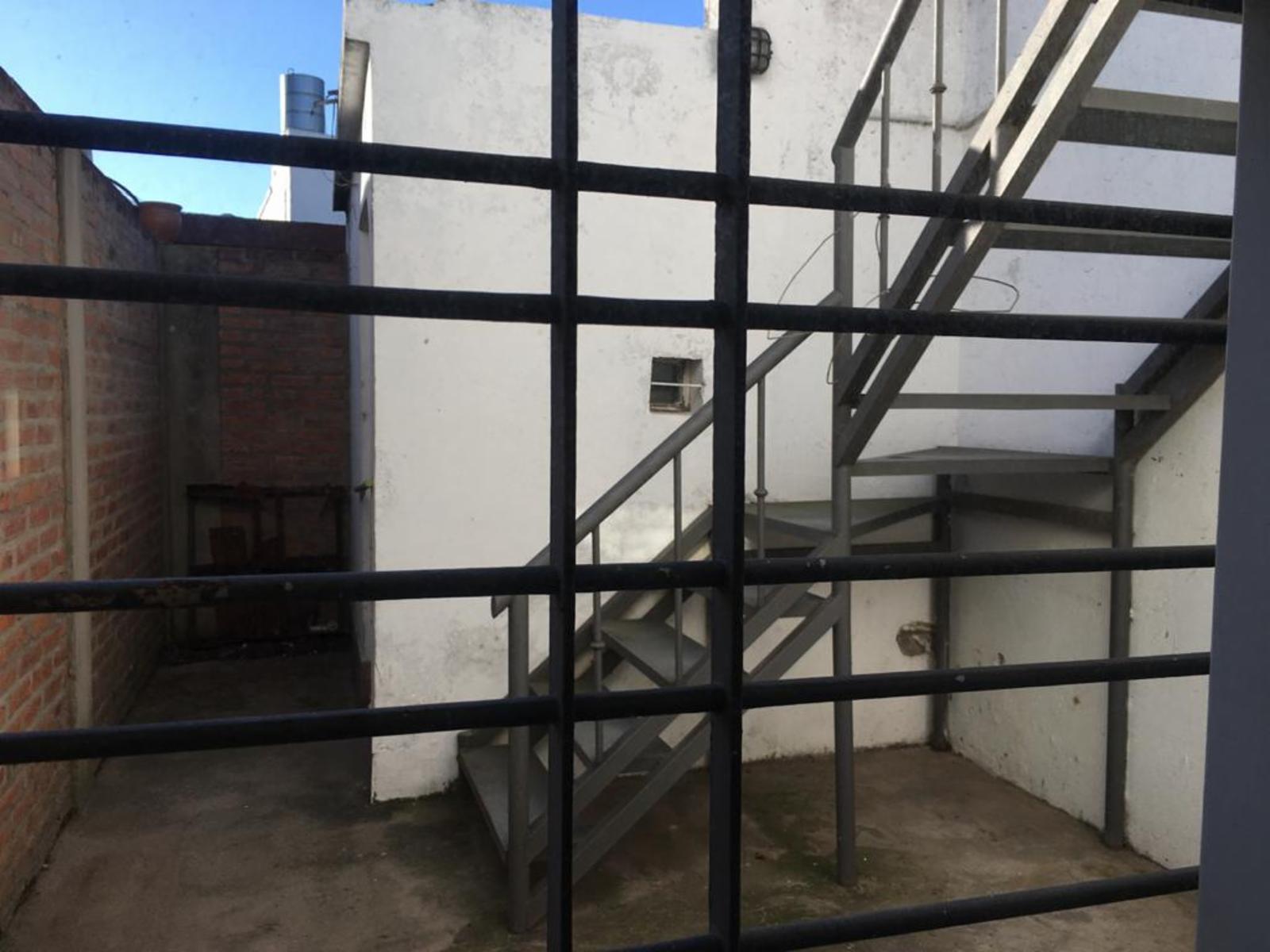 STORNI 530 · Quilmes — foto 8
