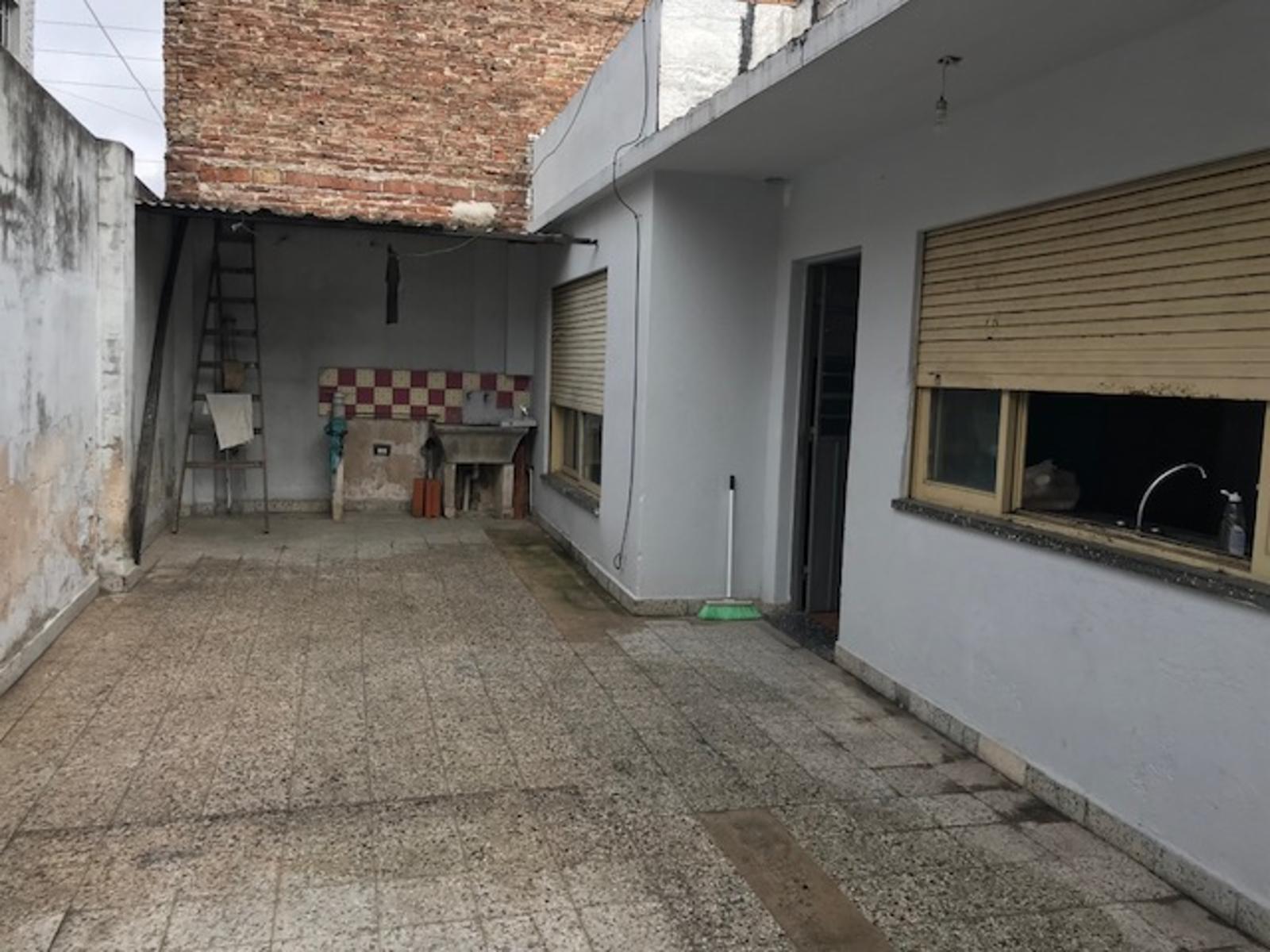 Av Eva Peron 723 · La Matanza — foto 7