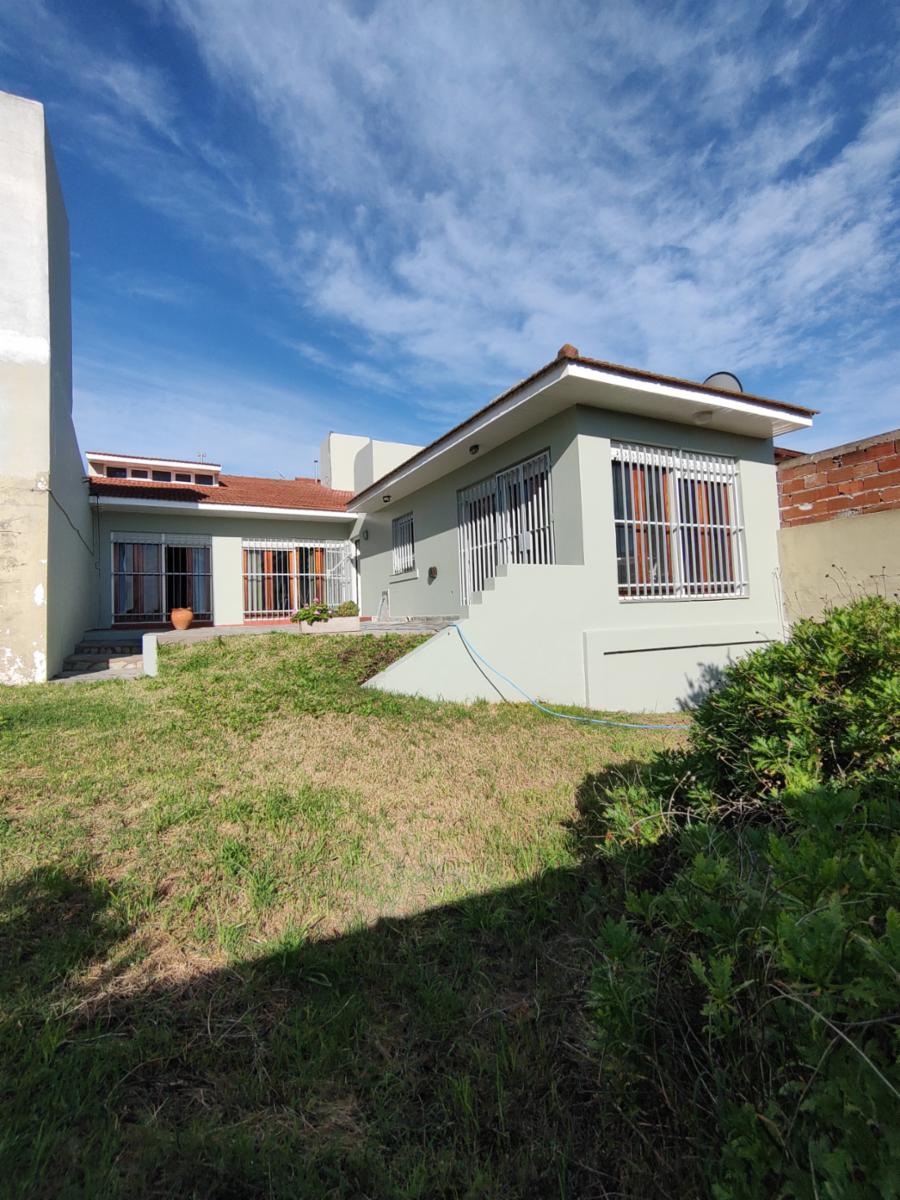 VENDO CHALET (CALLE 55 C/32) NECOCHEA · Necochea — foto 11