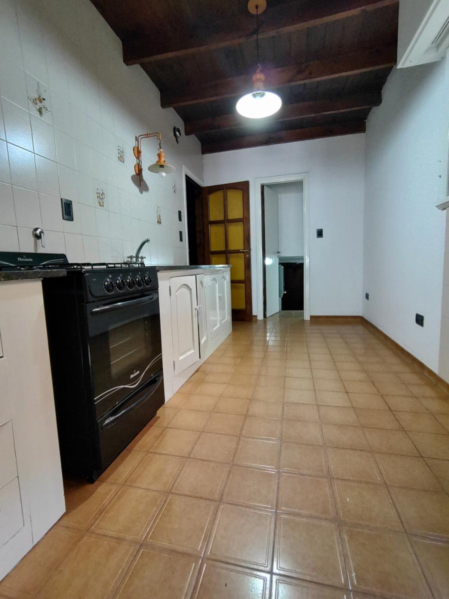 VENDO CHALET (CALLE 55 C/32) NECOCHEA · Necochea — foto 21