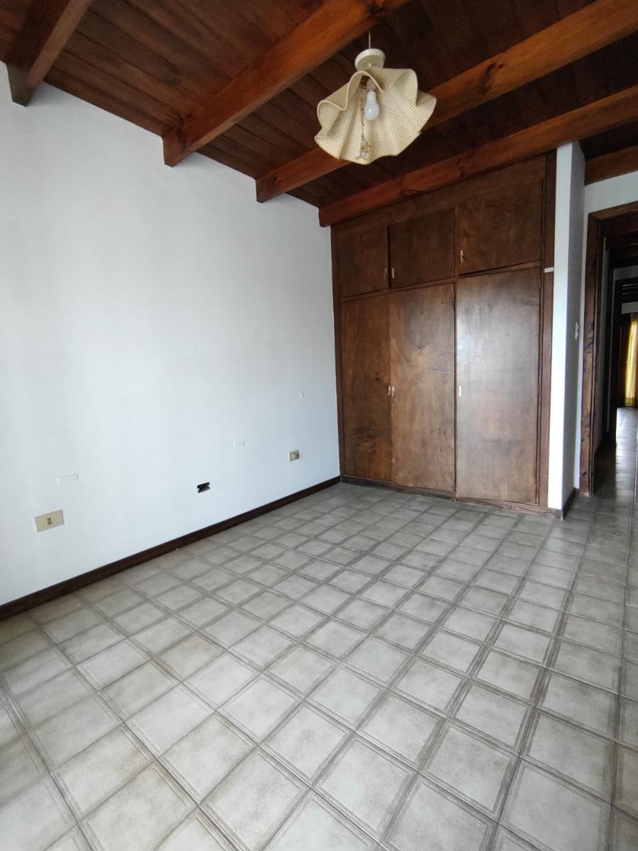 VENDO CHALET (CALLE 55 C/32) NECOCHEA · Necochea — foto 23