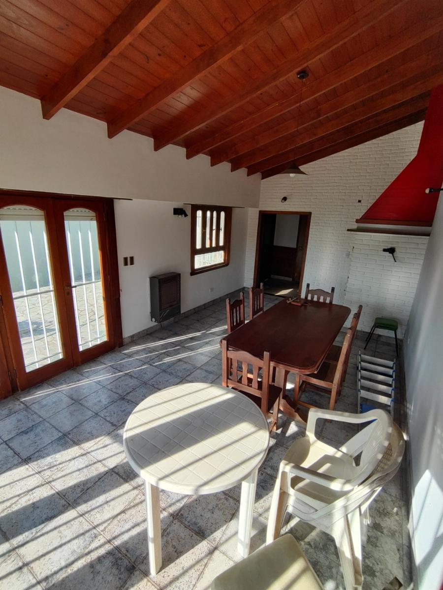 VENDO CHALET (CALLE 55 C/32) NECOCHEA · Necochea — foto 25