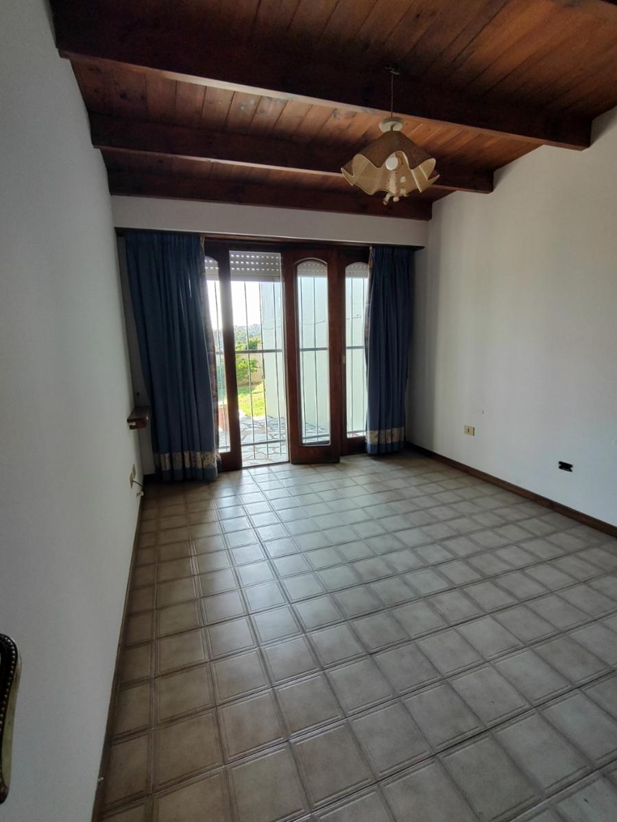 VENDO CHALET (CALLE 55 C/32) NECOCHEA · Necochea — foto 26