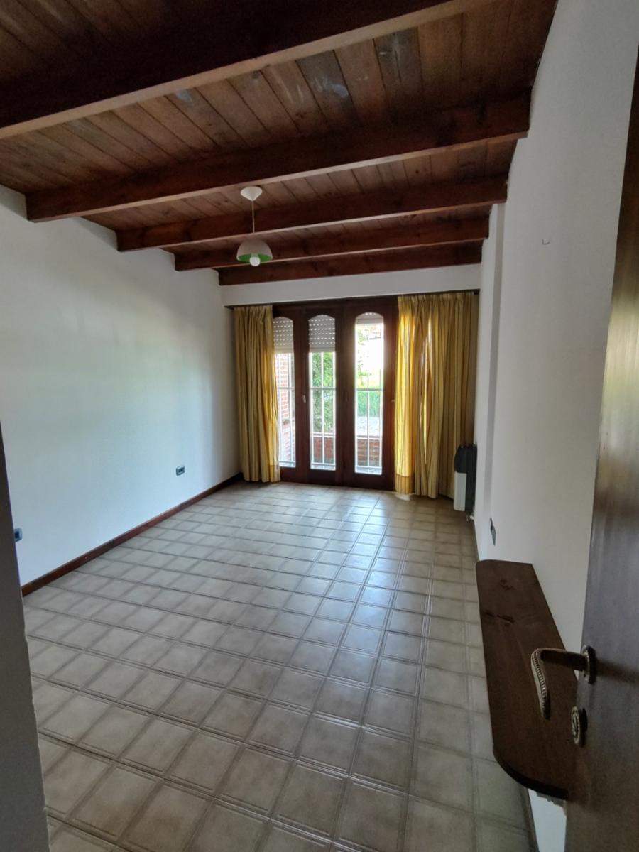 VENDO CHALET (CALLE 55 C/32) NECOCHEA · Necochea — foto 28