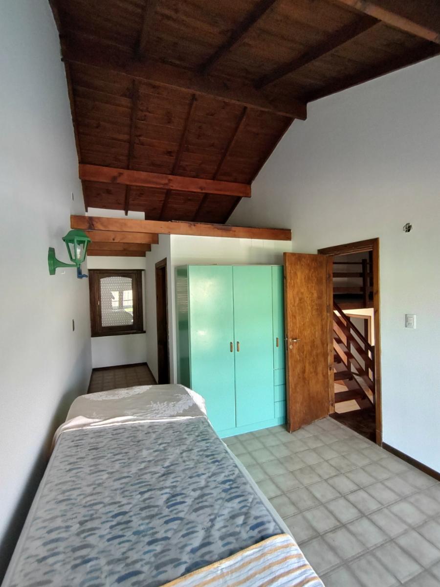 VENDO CHALET (CALLE 55 C/32) NECOCHEA · Necochea — foto 6