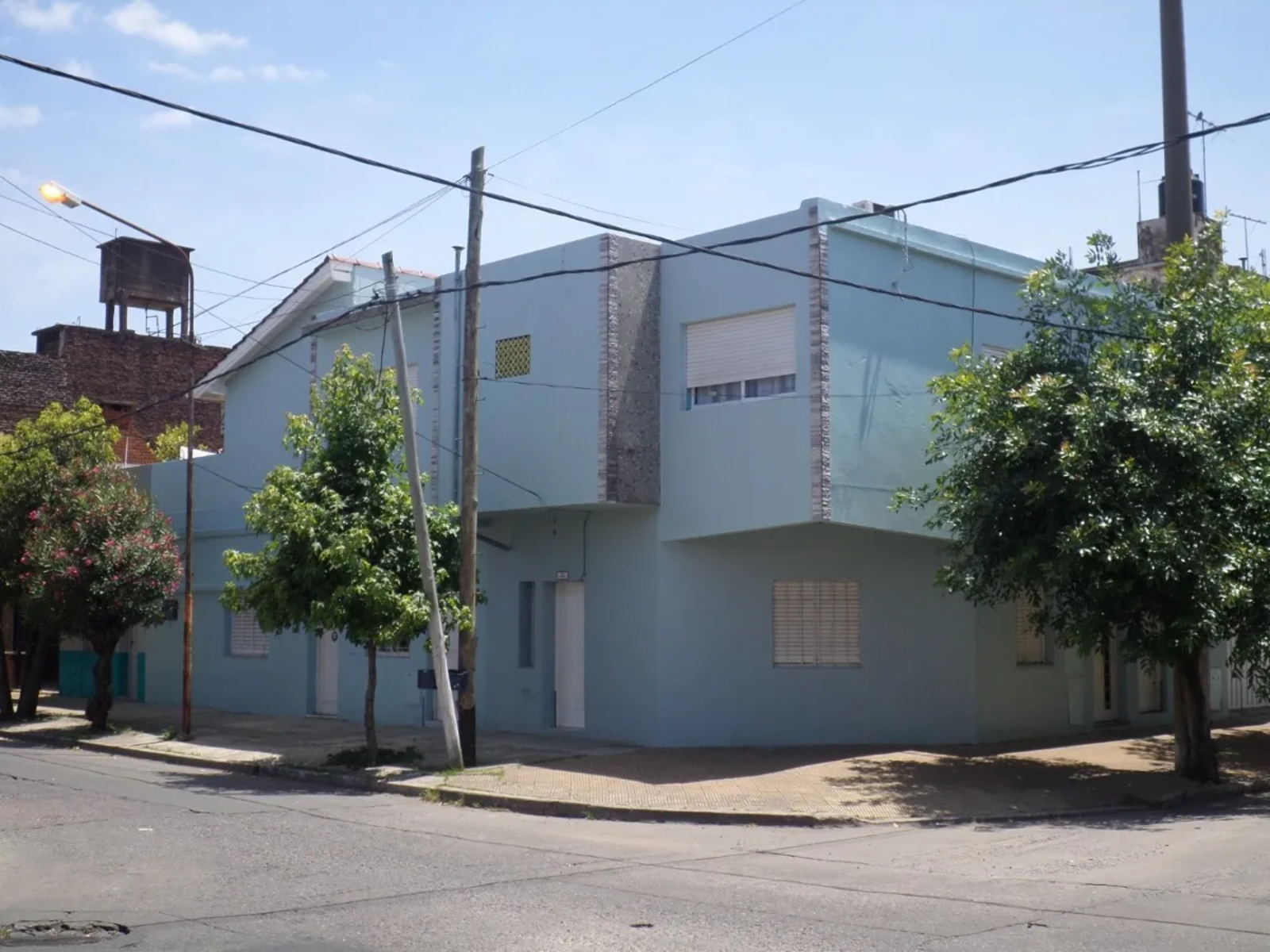 Block en esquina en venta de departamentos de 2 ambientes, 3 ambientes y 4 ambientes con cochera