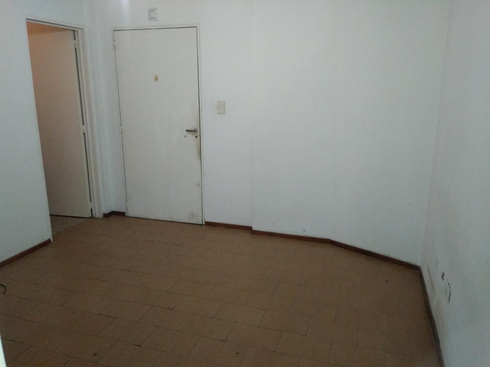 French 120, 6to piso · La Matanza — foto 3