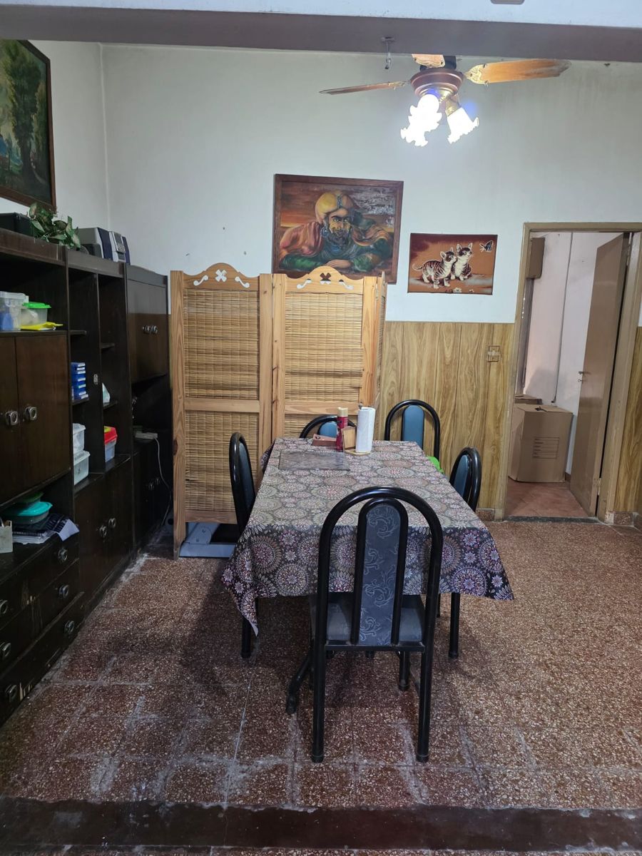 VENTA CASA 2 AMBIENTES CON GARAGE