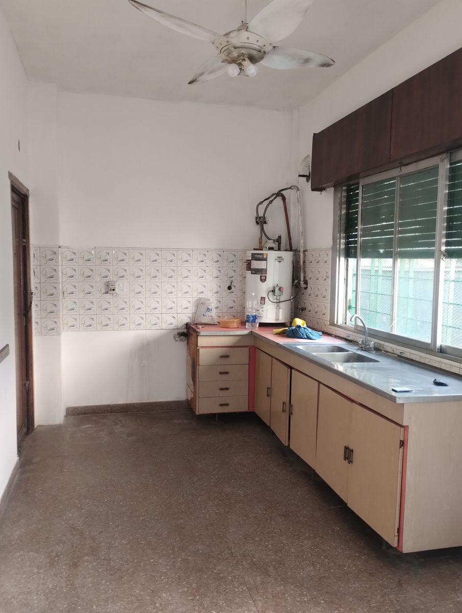 33 Orientales y Gervasio Méndez · Almirante Brown — foto 15
