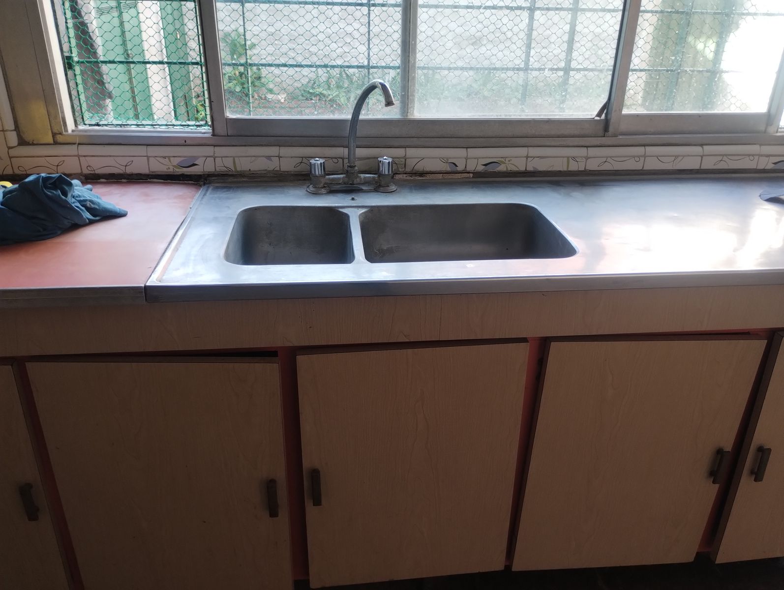 33 Orientales y Gervasio Méndez · Almirante Brown — foto 19